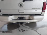 ✅ 2005 Cadillac Escalade • VIN: 1GYEK63NX5R257755 • Lot: 43545825. Wystawiony na IAAI z przebiegiem 183 983 mil. Bezpłatny archiwum sprzedaży aukcyjnych z USA i szczegółowy raport historii pojazdu na DreamBid. Zdjęcie 6.