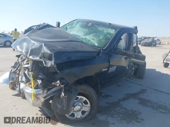 ✅ 2017 Ram 2500 Tradesman • VIN: 3C6UR5CJ4HG763498 • Lot: 43352389. Listed on IAAI with Not provided. Free auction sales archive from the USA and detailed vehicle history report at DreamBid. Image 17.