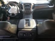 ✅ 2018 Chevrolet Suburban Premier • VIN: 1GNSCJKC8JR182998 • Lot: 73539194. Wystawiony na Copart z przebiegiem 170 164 mil. Bezpłatny archiwum sprzedaży aukcyjnych z USA i szczegółowy raport historii pojazdu na DreamBid. Zdjęcie 8.