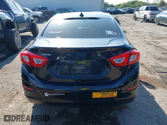✅ 2018 Chevrolet Cruze LS • VIN: 1G1BC5SM8J7135435 • Lot: 42811499. Listed on IAAI with 116,382 mi. Free auction sales archive from the USA and detailed vehicle history report at DreamBid. Image 16.