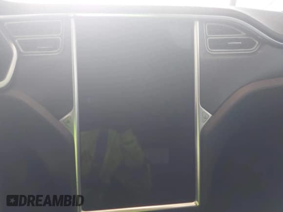 ✅ 2013 Tesla Model S • VIN: 5YJSA1DN1DFP20688 • Lot: 43139207. Wystawiony na IAAI z przebiegiem Nie podano. Bezpłatny archiwum sprzedaży aukcyjnych z USA i szczegółowy raport historii pojazdu na DreamBid. Zdjęcie 18.