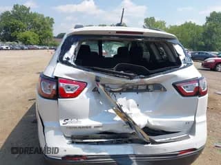 ✅ 2017 Chevrolet Traverse LT • VIN: 1GNKVGKD0HJ216625 • Lot: 42982277. Wystawiony na IAAI z przebiegiem 120 170 mil. Bezpłatny archiwum sprzedaży aukcyjnych z USA i szczegółowy raport historii pojazdu na DreamBid. Zdjęcie 6.