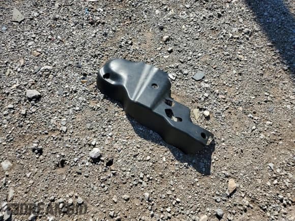 ✅ 2007 Chevrolet Suburban LTZ • VIN: 3GNFK16337G190093 • Lot: 68565854. Wystawiony na Copart z przebiegiem 173 714 mil. Bezpłatny archiwum sprzedaży aukcyjnych z USA i szczegółowy raport historii pojazdu na DreamBid. Zdjęcie 15.