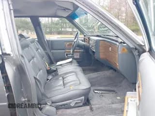 ✅ 1985 Cadillac Fleetwood • VIN: 1G6DW6989F9741010 • Lot: 41872467. Wystawiony na IAAI z przebiegiem 75 417 mil. Bezpłatny archiwum sprzedaży aukcyjnych z USA i szczegółowy raport historii pojazdu na DreamBid. Zdjęcie 5.