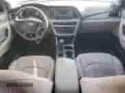 2015 Hyundai Sonata SE с VIN 5NPE24AF5FH156055, выставлен на аукционе Copart как лот 82364145 с пробегом 112 411 миль миль и Списание • Salvage title. История ставок и продаж доступна на DreamBid. Изображение 8.