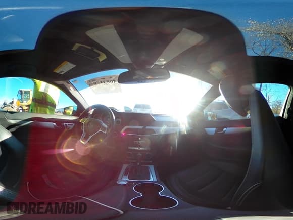 ✅ 2014 Mercedes-Benz C 250 • VIN: WDDGJ4HB8EG211556 • Lot: 40831987. Listed on IAAI with 98,958 mi. Free auction sales archive from the USA and detailed vehicle history report at DreamBid. Image 18.