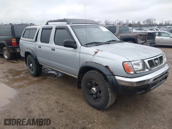 ✅ 2000 Nissan Frontier XE • VIN: 1N6ED27Y1YC401856 • Lot: 43798079. Wystawiony na IAAI z przebiegiem 204 538 mil. Bezpłatny archiwum sprzedaży aukcyjnych z USA i szczegółowy raport historii pojazdu na DreamBid. Zdjęcie 1.