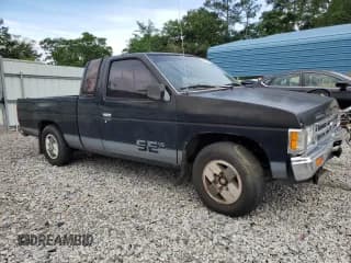 ✅ 1990 Nissan Hardbody • VIN: 1N6HD16SXLC327964 • Lot: 55984175. Wystawiony na Copart z przebiegiem 241 289 mil. Bezpłatny archiwum sprzedaży aukcyjnych z USA i szczegółowy raport historii pojazdu na DreamBid. Zdjęcie 4.