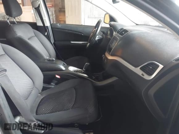 ✅ 2014 Dodge Journey SE • VIN: 3C4PDCAB7ET281275 • Lot: 43876619. Listed on IAAI with 129,908 mi. Free auction sales archive from the USA and detailed vehicle history report at DreamBid. Image 5.