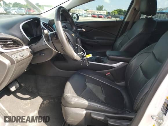 2017 Chevrolet Volt LT z VIN 1G1RA6S58HU130881, wystawiony jako Copart lot #65612303 z przebiegiem 88 725 mil mil oraz . Historia ofert i sprzedaży dostępna na DreamBid. Obrazek 7.