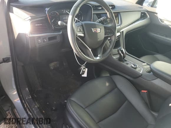 ✅ 2023 Cadillac XT6 FWD Luxury • VIN: 1GYKPAR48PZ115719 • Lot: 87848435. Wystawiony na Copart z przebiegiem 17 597 mil. Bezpłatny archiwum sprzedaży aukcyjnych z USA i szczegółowy raport historii pojazdu na DreamBid. Zdjęcie 8.