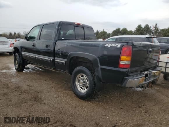 ✅ 2001 Chevrolet Silverado 2500HD • VIN: 1GCHK23131F169828 • Lot: 53838685. Wystawiony na Copart z przebiegiem 330 405 mil. Bezpłatny archiwum sprzedaży aukcyjnych z USA i szczegółowy raport historii pojazdu na DreamBid. Zdjęcie 2.