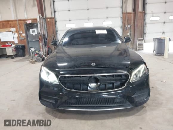 ✅ 2018 Mercedes-Benz E 300 • VIN: WDDZF4KB5JA389148 • Lot: 42317986. Listed on IAAI with 84,415 mi. Free auction sales archive from the USA and detailed vehicle history report at DreamBid. Image 6.