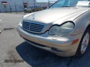 ✅ 2001 Mercedes-Benz C 230/260/280/320 • VIN: WDBRF64J81F096100 • Lot: 43096535. Wystawiony na IAAI z przebiegiem 80 917 mil. Bezpłatny archiwum sprzedaży aukcyjnych z USA i szczegółowy raport historii pojazdu na DreamBid. Zdjęcie 6.