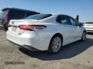 ✅ 2019 Toyota Camry Hybrid XLE • VIN: 4T1B21HK4KU514794 • Лот: 82348085. Опубликован ранее на Copart с пробегом 136 629 миль. Бесплатный доступ к архиву аукционных продаж из США и подробный отчёт об истории автомобиля на DreamBid. Изображение 3.