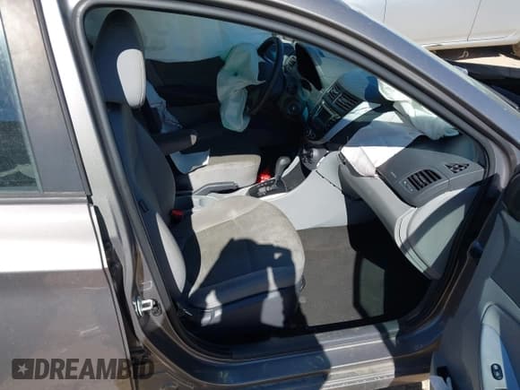 ✅ 2017 Hyundai Accent SE • VIN: KMHCT4AE7HU368276 • Lot: 43483867. Wystawiony na IAAI z przebiegiem 170 939 mil. Bezpłatny archiwum sprzedaży aukcyjnych z USA i szczegółowy raport historii pojazdu na DreamBid. Zdjęcie 5.