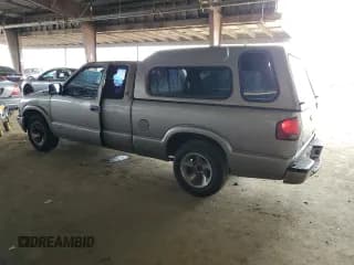 ✅ 2001 Chevrolet S-10 LS • VIN: 1GCCS19W518120920 • Лот: 49741775. Опубликован ранее на Copart с пробегом 221 583 миль. Бесплатный доступ к архиву аукционных продаж из США и подробный отчёт об истории автомобиля на DreamBid. Изображение 2.