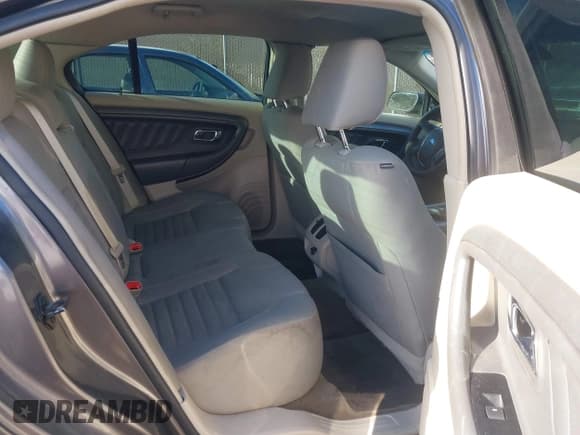 ✅ 2011 Ford Taurus SE • VIN: 1FAHP2DW8BG187383 • Lot: 43731636. Wystawiony na IAAI z przebiegiem 196 391 mil. Bezpłatny archiwum sprzedaży aukcyjnych z USA i szczegółowy raport historii pojazdu na DreamBid. Zdjęcie 8.