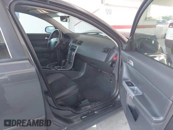 ✅ 2008 Volvo S40 2.4L • VIN: YV1MS382382374471 • Лот: 43597414. Опубликован ранее на IAAI с пробегом 161 657 миль. Бесплатный доступ к архиву аукционных продаж из США и подробный отчёт об истории автомобиля на DreamBid. Изображение 5.