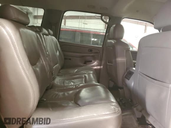 ✅ 2004 Chevrolet Suburban LS • VIN: 1GNFK16Z54J183502 • Лот: 88063775. Опубликован ранее на Copart с пробегом 216 913 миль. Бесплатный доступ к архиву аукционных продаж из США и подробный отчёт об истории автомобиля на DreamBid. Изображение 11.