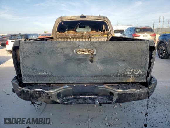 ✅ 2012 Toyota Tacoma PreRunner • VIN: 5TFKU4HN6CX002593 • Lot: 65340585. Listed on Copart with 172,284 mi. Free auction sales archive from the USA and detailed vehicle history report at DreamBid. Image 6.