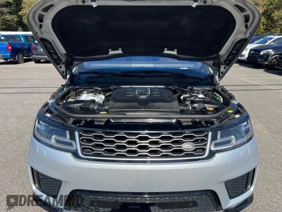 ✅ 2018 Land Rover Range Rover Sport • VIN: SALWR2RE1JA199784 • Lot: 84923745. Listed on Copart with 74,134 mi. Free auction sales archive from the USA and detailed vehicle history report at DreamBid. Image 8.