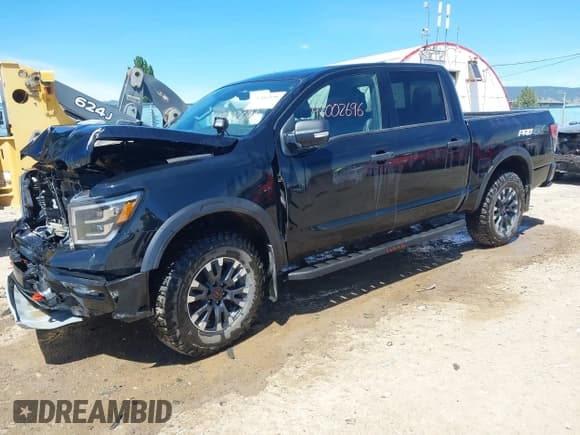✅ 2023 Nissan Titan Pro-4X • VIN: 1N6AA1ED8PN111361 • Lot: 42002696. Wystawiony na IAAI z przebiegiem 28 958 mil. Bezpłatny archiwum sprzedaży aukcyjnych z USA i szczegółowy raport historii pojazdu na DreamBid. Zdjęcie 18.
