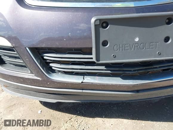 2015 Chevrolet Traverse LT z VIN 1GNKRHKD8FJ124105, wystawiony jako IAAI lot #43425664 z przebiegiem 146 846 mil mil oraz . Historia ofert i sprzedaży dostępna na DreamBid. Obrazek 20.