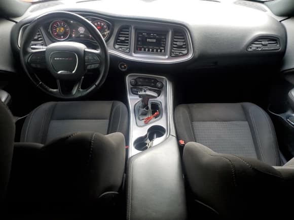 ✅ 2019 Dodge Challenger SXT • VIN: 2C3CDZAG5KH669840 • Lot: 43887623. Wystawiony na Copart z przebiegiem 47 031 mil. Bezpłatny archiwum sprzedaży aukcyjnych z USA i szczegółowy raport historii pojazdu na DreamBid. Zdjęcie 8.