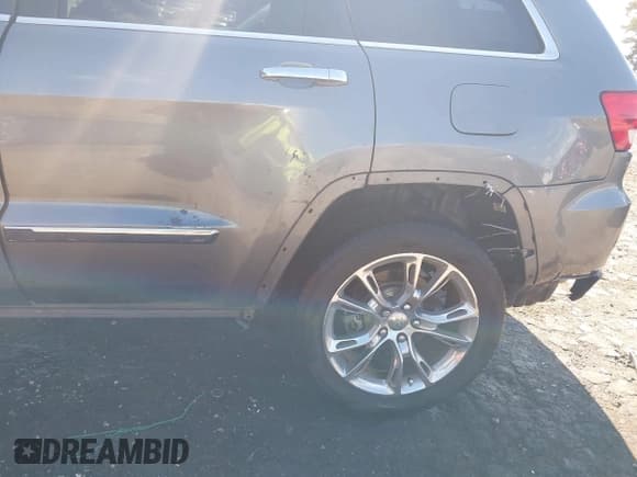 ✅ 2012 Jeep Grand Cherokee Overland • VIN: 1C4RJECT5CC329643 • Лот: 43459499. Опубликован ранее на IAAI с пробегом 193 549 миль. Бесплатный доступ к архиву аукционных продаж из США и подробный отчёт об истории автомобиля на DreamBid. Изображение 18.