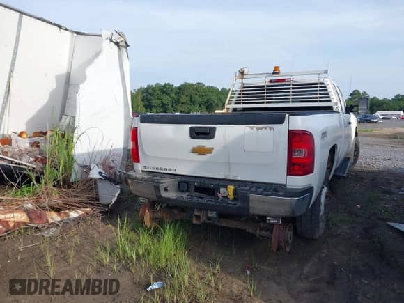 ✅ 2013 Chevrolet Silverado 2500HD Work Truck • VIN: 1GC2KVCG2DZ385023 • Lot: 42302809. Wystawiony na IAAI z przebiegiem 311 928 mil. Bezpłatny archiwum sprzedaży aukcyjnych z USA i szczegółowy raport historii pojazdu na DreamBid. Zdjęcie 16.