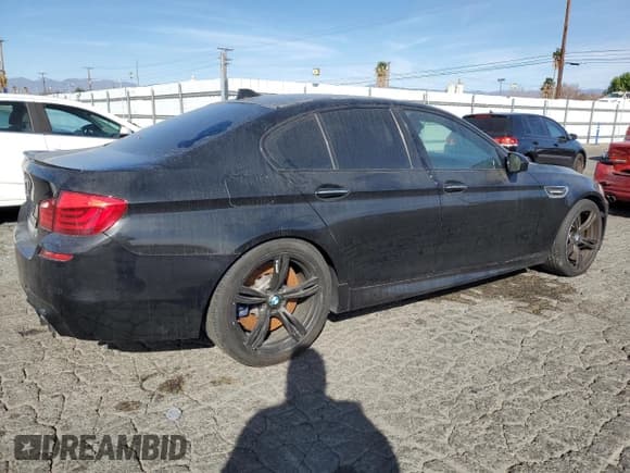 ✅ 2013 BMW M5 • VIN: WBSFV9C54DC772568 • Lot: 88003275. Wystawiony na Copart z przebiegiem 99 072 mil. Bezpłatny archiwum sprzedaży aukcyjnych z USA i szczegółowy raport historii pojazdu na DreamBid. Zdjęcie 3.