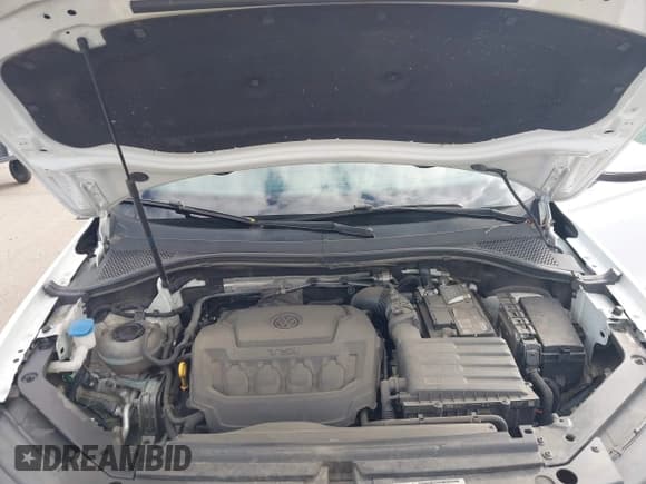 ✅ 2019 Volkswagen Tiguan SE • VIN: 3VV2B7AX3KM004357 • Lot: 43395115. Wystawiony na IAAI z przebiegiem 111 568 mil. Bezpłatny archiwum sprzedaży aukcyjnych z USA i szczegółowy raport historii pojazdu na DreamBid. Zdjęcie 10.