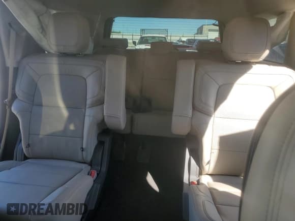 ✅ 2024 Lincoln Navigator Reserve • VIN: 5LMJJ2LG5REL16265 • Lot: 57105815. Listed on Copart with 10,474 mi. Free auction sales archive from the USA and detailed vehicle history report at DreamBid. Image 10.