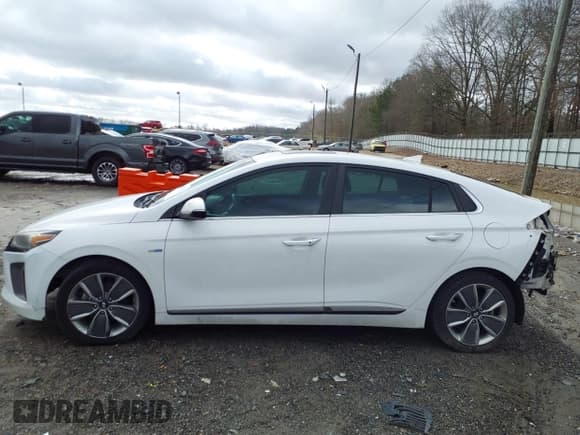 ✅ 2017 Hyundai Ioniq Limited • VIN: KMHC85LC4HU020843 • Lot: 41727859. Wystawiony na IAAI z przebiegiem 162 296 mil. Bezpłatny archiwum sprzedaży aukcyjnych z USA i szczegółowy raport historii pojazdu na DreamBid. Zdjęcie 15.