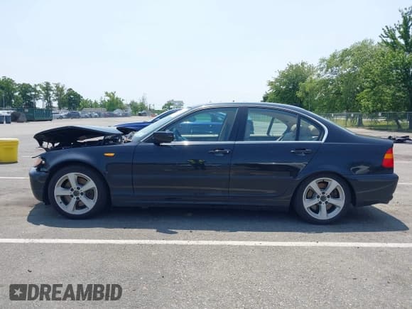 ✅ 2005 BMW 3 Series 330i • VIN: WBAEV53435KM40855 • Lot: 42344505. Listed on IAAI with 120,060 mi. Free auction sales archive from the USA and detailed vehicle history report at DreamBid. Image 14.