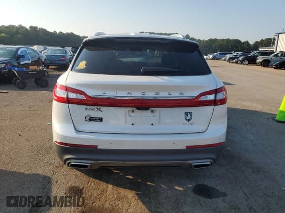 ✅ 2017 Lincoln MKX Reserve • VIN: 2LMPJ6LR8HBL50804 • Lot: 69285035. Listed on Copart with 87,655 mi. Free auction sales archive from the USA and detailed vehicle history report at DreamBid. Image 6.