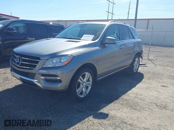 ✅ 2013 Mercedes-Benz M 350 • VIN: 4JGDA5HB5DA249827 • Lot: 43498124. Wystawiony na IAAI z przebiegiem 133 944 mil. Bezpłatny archiwum sprzedaży aukcyjnych z USA i szczegółowy raport historii pojazdu na DreamBid. Zdjęcie 2.