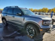 ✅ 2023 Ford Bronco Sport Outer Banks • VIN: 3FMCR9C60PRD71236 • Лот: 87304895. Опубликован ранее на Copart с пробегом 17 338 миль. Бесплатный доступ к архиву аукционных продаж из США и подробный отчёт об истории автомобиля на DreamBid. Изображение 4.