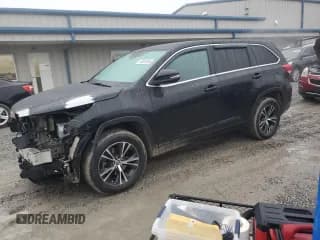 ✅ 2018 Toyota Highlander LE • VIN: 5TDZZRFH7JS269920 • Лот: 90323355. Опубликован ранее на Copart с пробегом 114 035 миль. Бесплатный доступ к архиву аукционных продаж из США и подробный отчёт об истории автомобиля на DreamBid. Изображение 1.