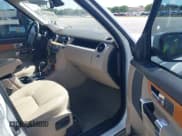 ✅ 2011 Land Rover LR4 HSE • VIN: SALAG2D47BA570625 • Lot: 42262798. Wystawiony na IAAI z przebiegiem 131 107 mil. Bezpłatny archiwum sprzedaży aukcyjnych z USA i szczegółowy raport historii pojazdu na DreamBid. Zdjęcie 5.