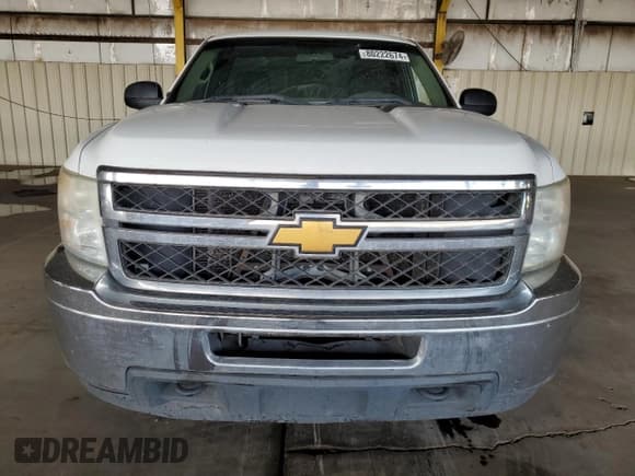✅ 2014 Chevrolet Silverado 2500HD Work Truck • VIN: 1GC0CVCG6EF165438 • Lot: 80222674. Wystawiony na Copart z przebiegiem 296 793 mil. Bezpłatny archiwum sprzedaży aukcyjnych z USA i szczegółowy raport historii pojazdu na DreamBid. Zdjęcie 5.