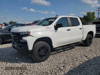✅ 2020 Chevrolet Silverado 1500 LT Trail Boss • VIN: 3GCPYFED0LG354283 • Lot: 70258025. Wystawiony na Copart z przebiegiem 101 012 mil. Bezpłatny archiwum sprzedaży aukcyjnych z USA i szczegółowy raport historii pojazdu na DreamBid. Zdjęcie 1.