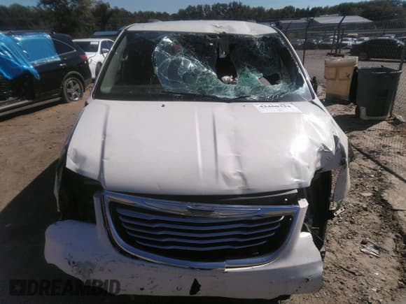 ✅ 2011 Chrysler Town & Country Touring L • VIN: 2A4RR8DG7BR609415 • Lot: 43460334. Wystawiony na IAAI z przebiegiem 208 950 mil. Bezpłatny archiwum sprzedaży aukcyjnych z USA i szczegółowy raport historii pojazdu na DreamBid. Zdjęcie 6.