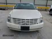 ✅ 2010 Cadillac DTS 1SD • VIN: 1G6KH5EY3AU108090 • Lot: 90076955. Wystawiony na Copart z przebiegiem 156 241 mil. Bezpłatny archiwum sprzedaży aukcyjnych z USA i szczegółowy raport historii pojazdu na DreamBid. Zdjęcie 5.