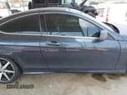 ✅ 2015 Mercedes-Benz C 250 • VIN: WDDGJ4HBXFG390555 • Lot: 42288436. Wystawiony na IAAI z przebiegiem 93 665 mil. Bezpłatny archiwum sprzedaży aukcyjnych z USA i szczegółowy raport historii pojazdu na DreamBid. Zdjęcie 14.