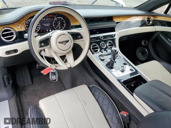 ✅ 2022 Bentley Continental GT GT V8 • VIN: SCBCG2ZG4NC096647 • Lot: 74068264. Listed on Copart with 14,666 mi. Free auction sales archive from the USA and detailed vehicle history report at DreamBid. Image 8.