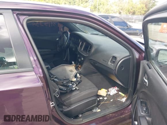 ✅ 2022 Dodge Charger SXT • VIN: 2C3CDXBG5NH161732 • Lot: 43415339. Wystawiony na IAAI z przebiegiem 126 447 mil. Bezpłatny archiwum sprzedaży aukcyjnych z USA i szczegółowy raport historii pojazdu na DreamBid. Zdjęcie 5.