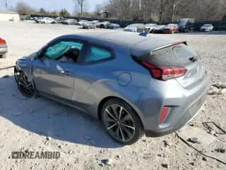 2019 Hyundai Veloster Premium z VIN KMHTG6AF9KU010788, wystawiony jako Copart lot #47687415 z przebiegiem 68 761 mil mil oraz Szkoda całkowita • Salvage title. Historia ofert i sprzedaży dostępna na DreamBid. Obrazek 2.