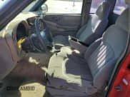 ✅ 1998 Chevrolet S-10 LS • VIN: 1GCCS1942W8222620 • Lot: 74530834. Wystawiony na Copart z przebiegiem 274 892 mil. Bezpłatny archiwum sprzedaży aukcyjnych z USA i szczegółowy raport historii pojazdu na DreamBid. Zdjęcie 7.